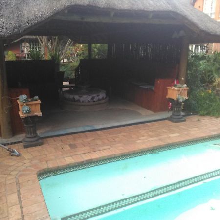 Treetops & Treats Guest House Pretoria Luaran gambar