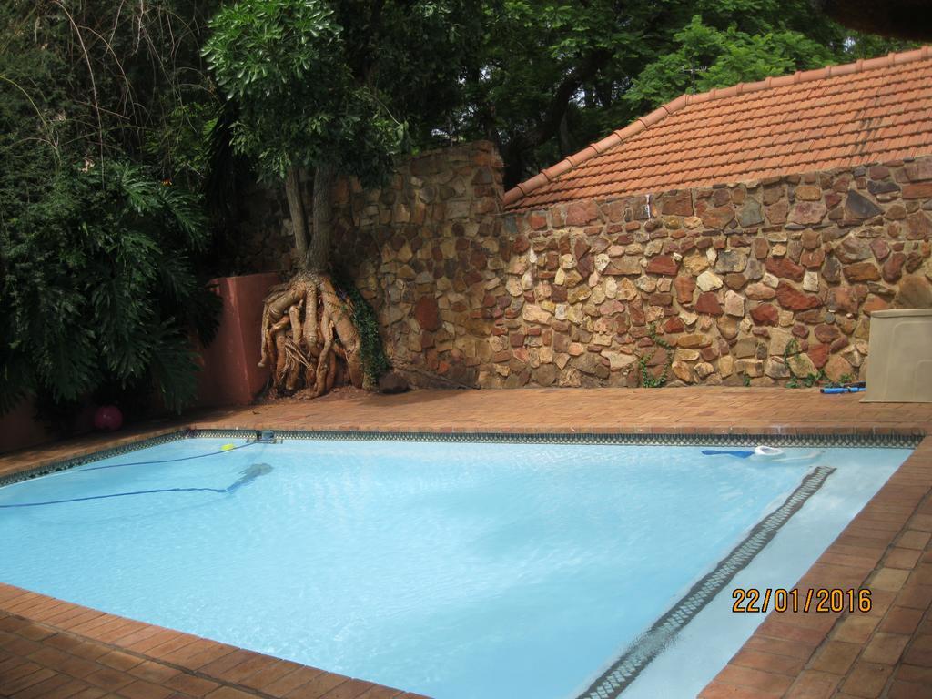 Treetops & Treats Guest House Pretoria Luaran gambar