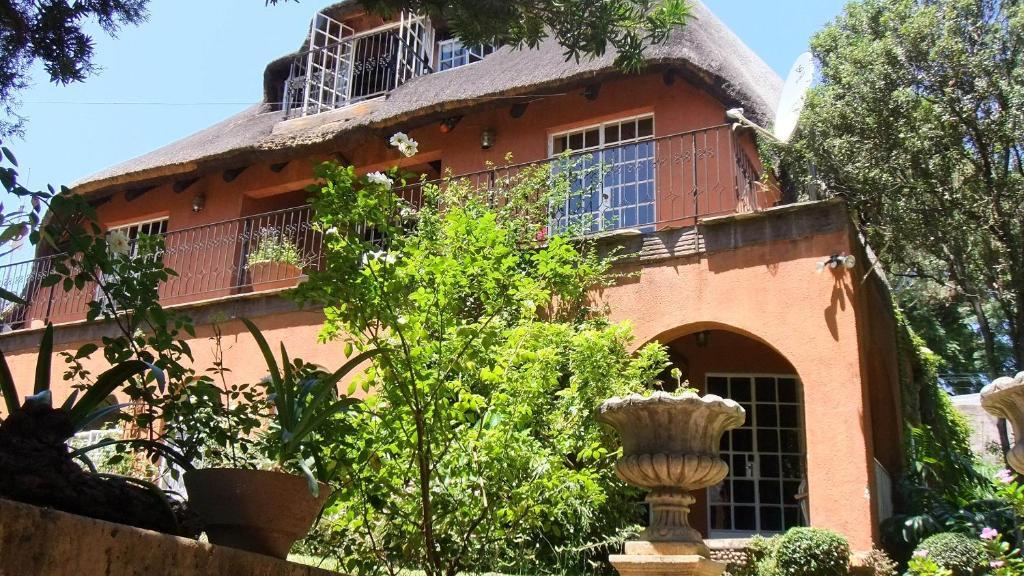 Treetops & Treats Guest House Pretoria Luaran gambar